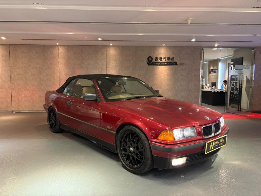 BMW 325i Convertible